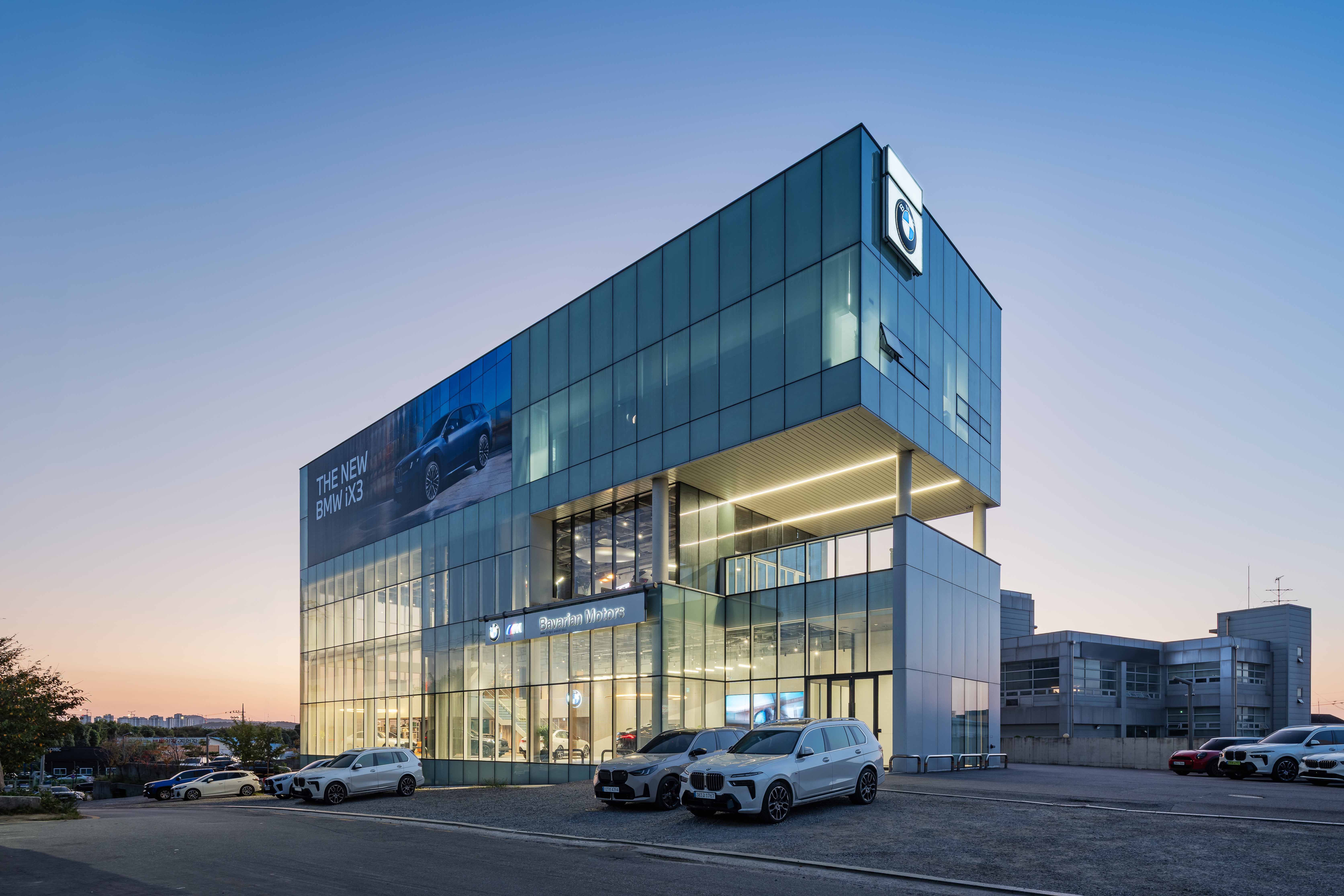 BMW 자유로 전시장 외관